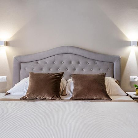 Santa Croce Luxury Suite - Dolcevita Holiday Florence Extérieur photo