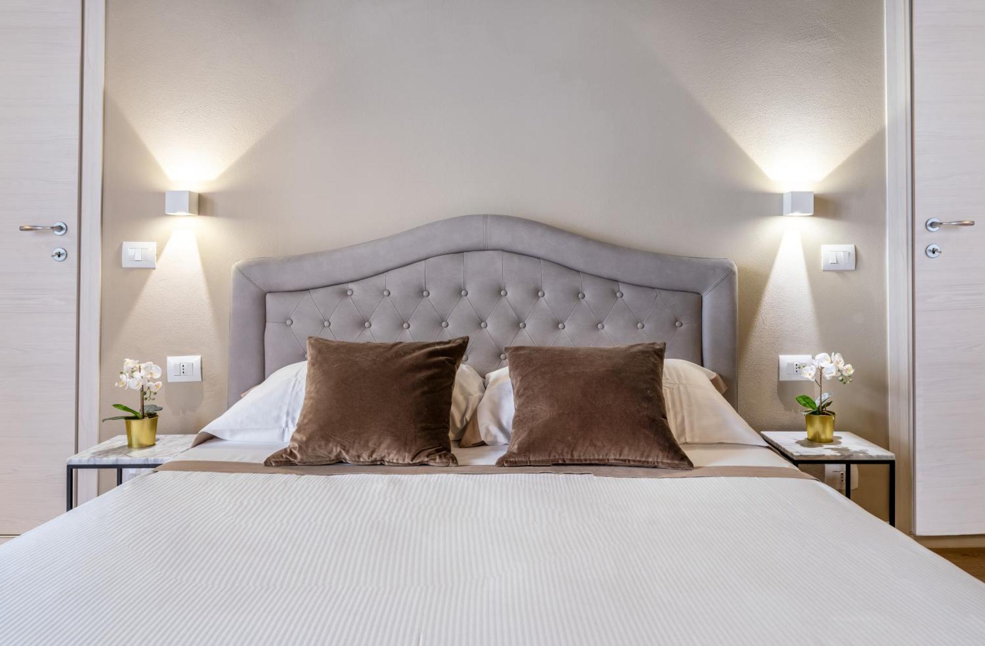 Santa Croce Luxury Suite - Dolcevita Holiday Florence Extérieur photo