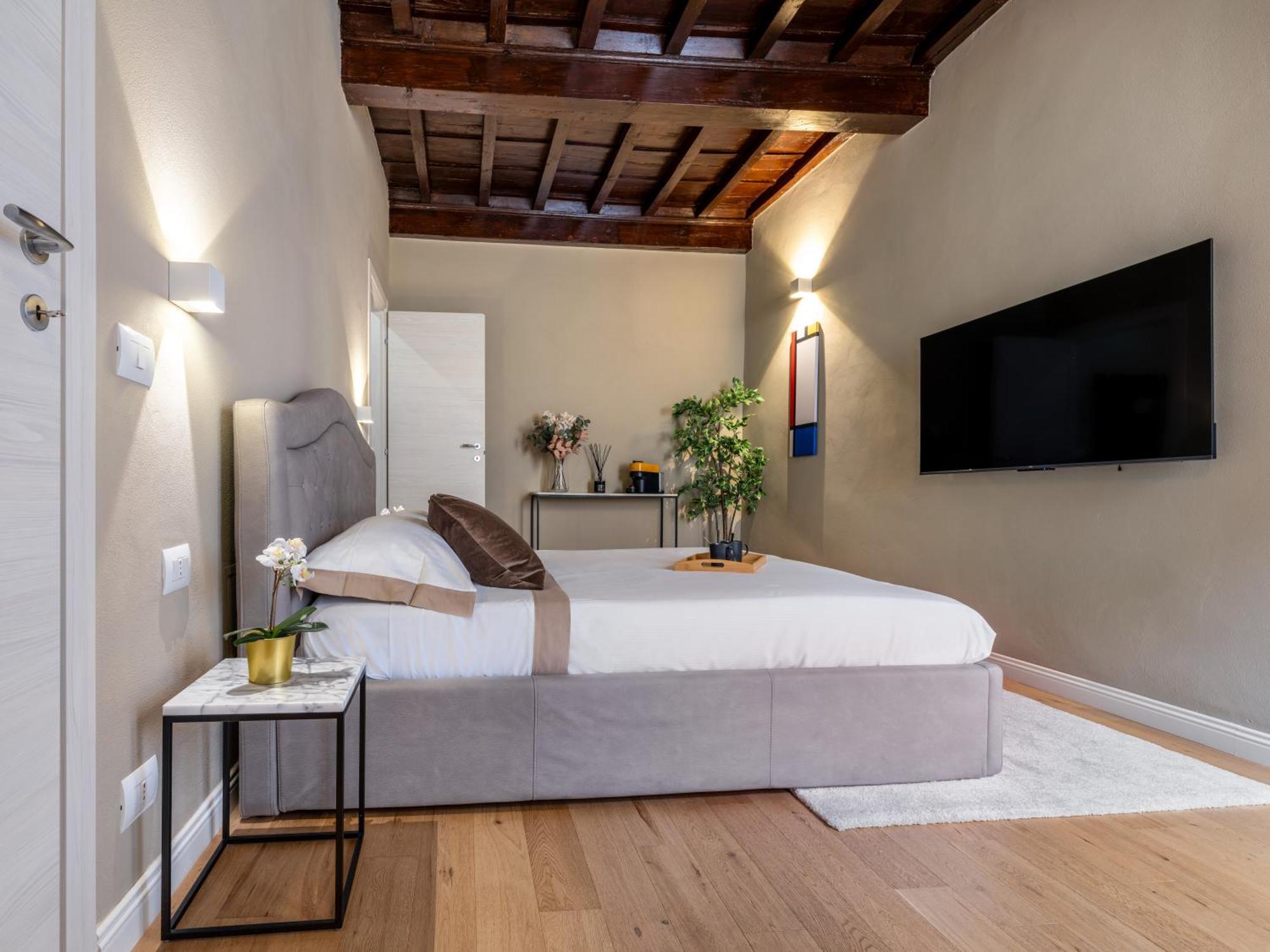 Santa Croce Luxury Suite - Dolcevita Holiday Florence Extérieur photo