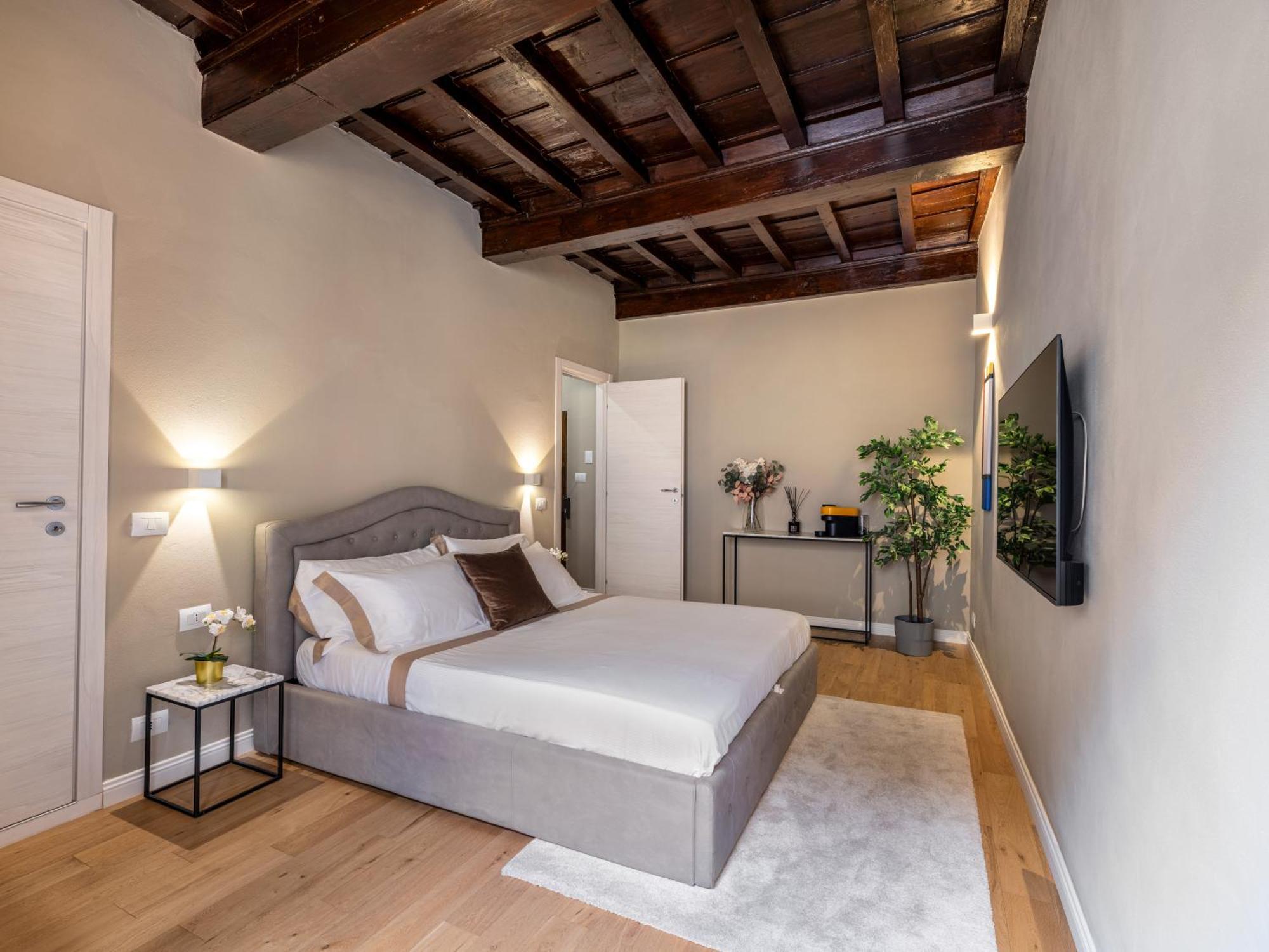 Santa Croce Luxury Suite - Dolcevita Holiday Florence Extérieur photo