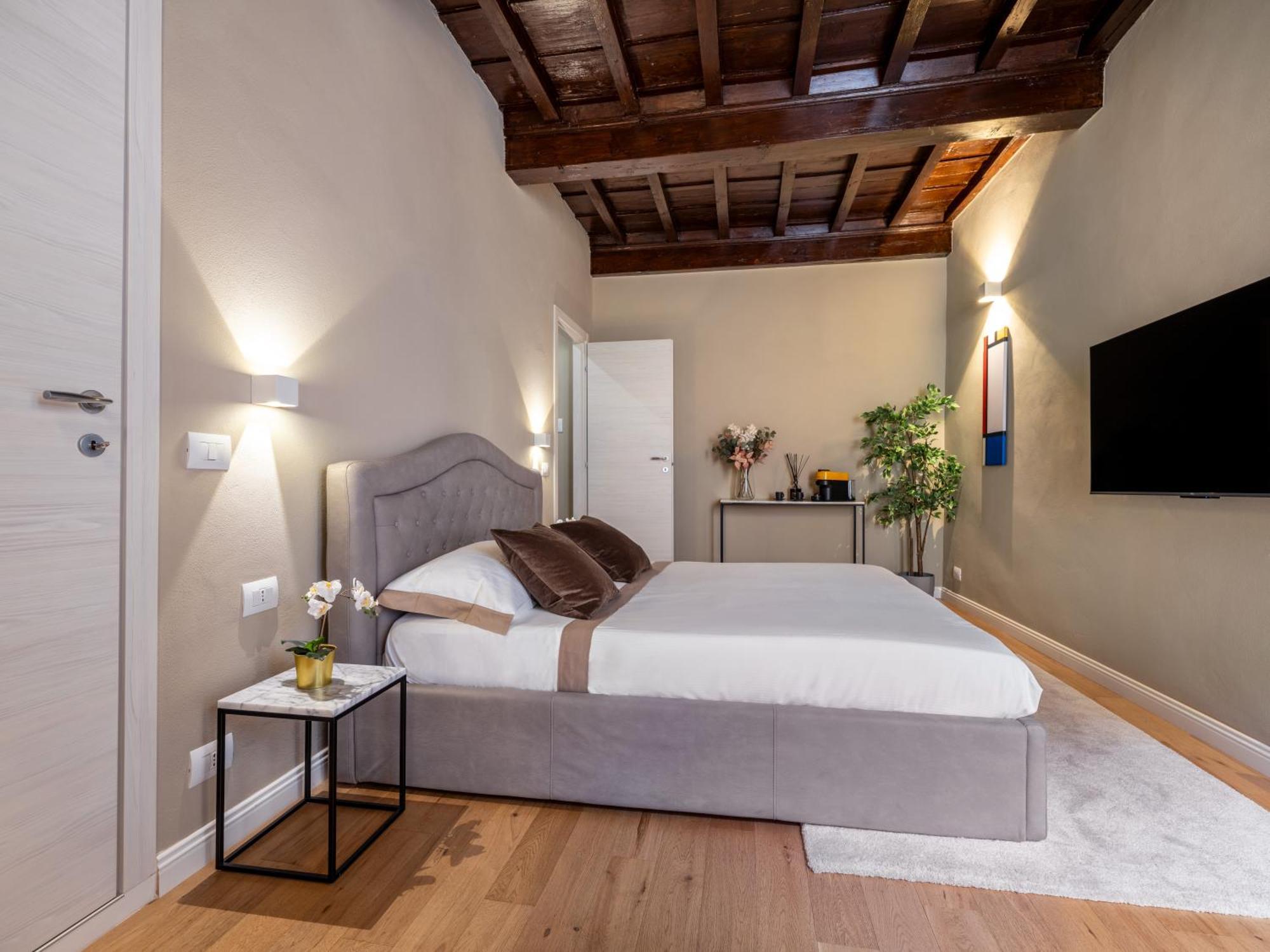 Santa Croce Luxury Suite - Dolcevita Holiday Florence Extérieur photo